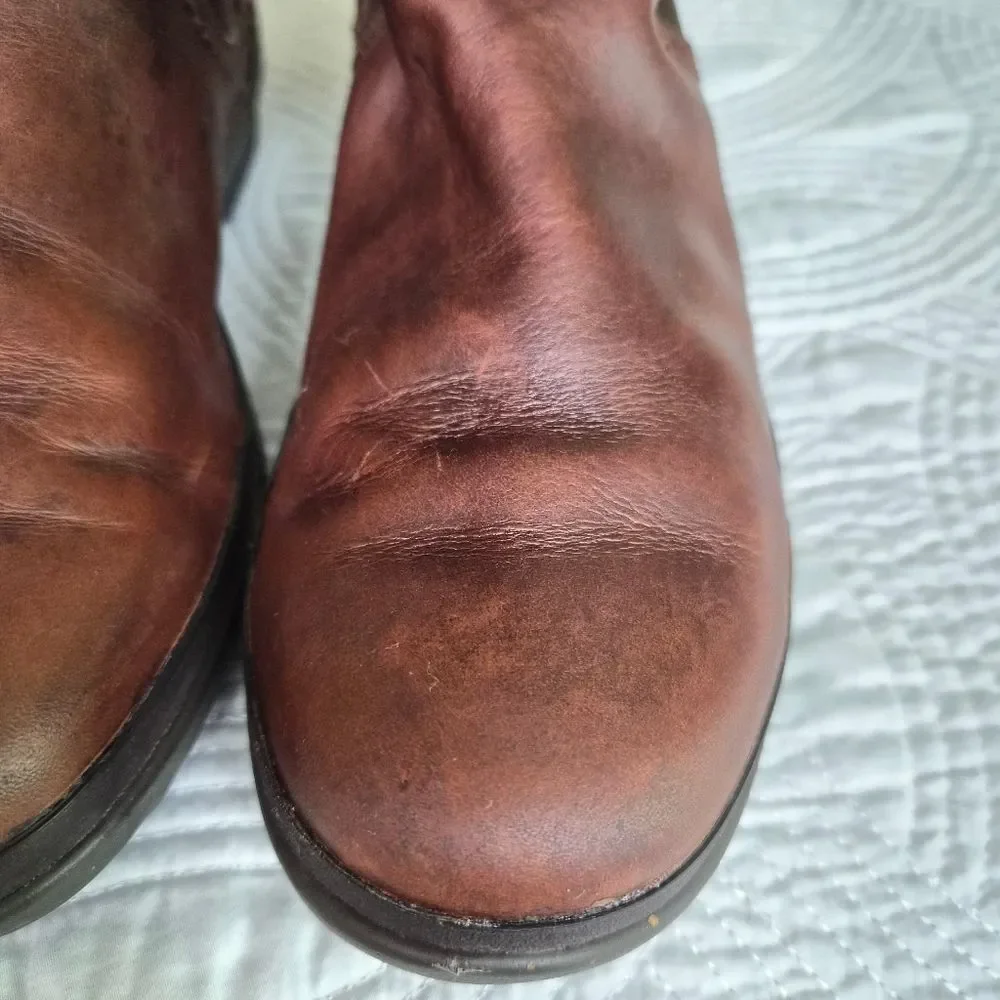 VGUC UGG Elsa Tall Leather Boot Brown Cream size 8